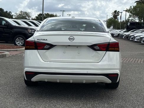 Used 2025 Nissan Altima 2.5 SV FWD image 5