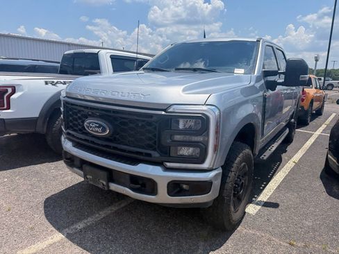 Used 2024 Ford F350 Lariat w/ Lariat Ultimate Package AWD/4WD image 3
