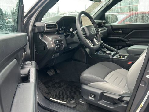 Certified 2024 Toyota Tacoma TRD Off-Road image 12