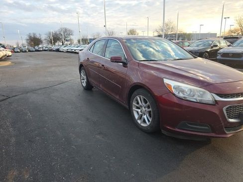 Used 2015 Chevrolet Malibu LT w/ Power Convenience Package image 2