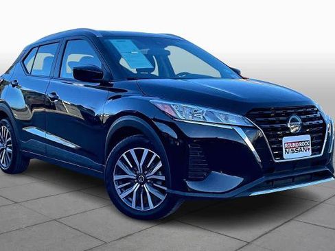 Certified 2021 Nissan Kicks SV image 2