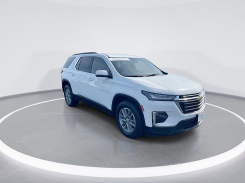 Used 2023 Chevrolet Traverse LT AWD/4WD image 2