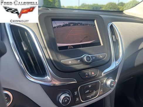 Used 2023 Chevrolet Equinox LS w/ LS Convenience Package FWD image 20