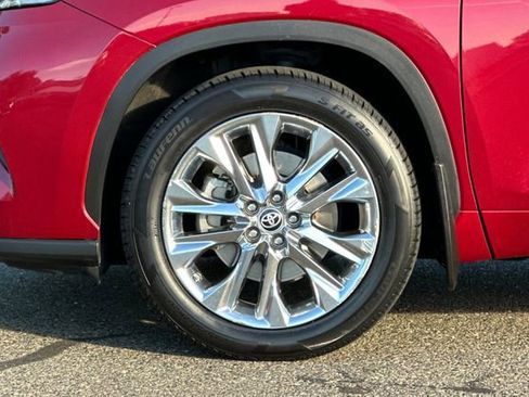 Used 2023 Toyota Highlander Limited image 44