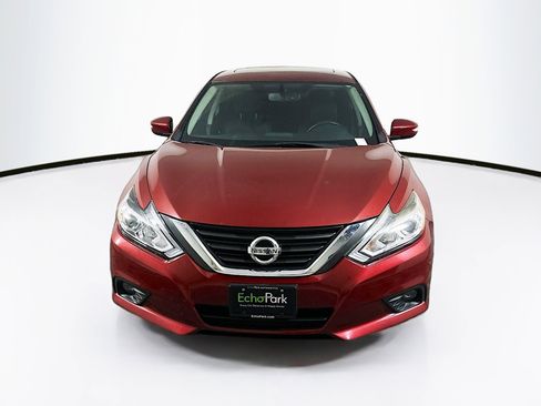 Used 2016 Nissan Altima 2.5 SL w/ 2.5 Technology Package image 2