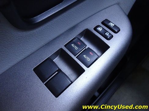 Used 2011 Toyota Sequoia Limited AWD/4WD image 28