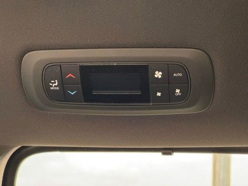 New 2027 Chrysler Pacifica Select FWD image 32