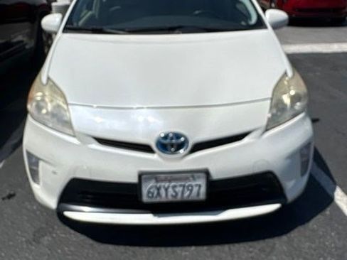 Used 2012 Toyota Prius Four w/ Deluxe Solar Roof Pkg FWD image 2