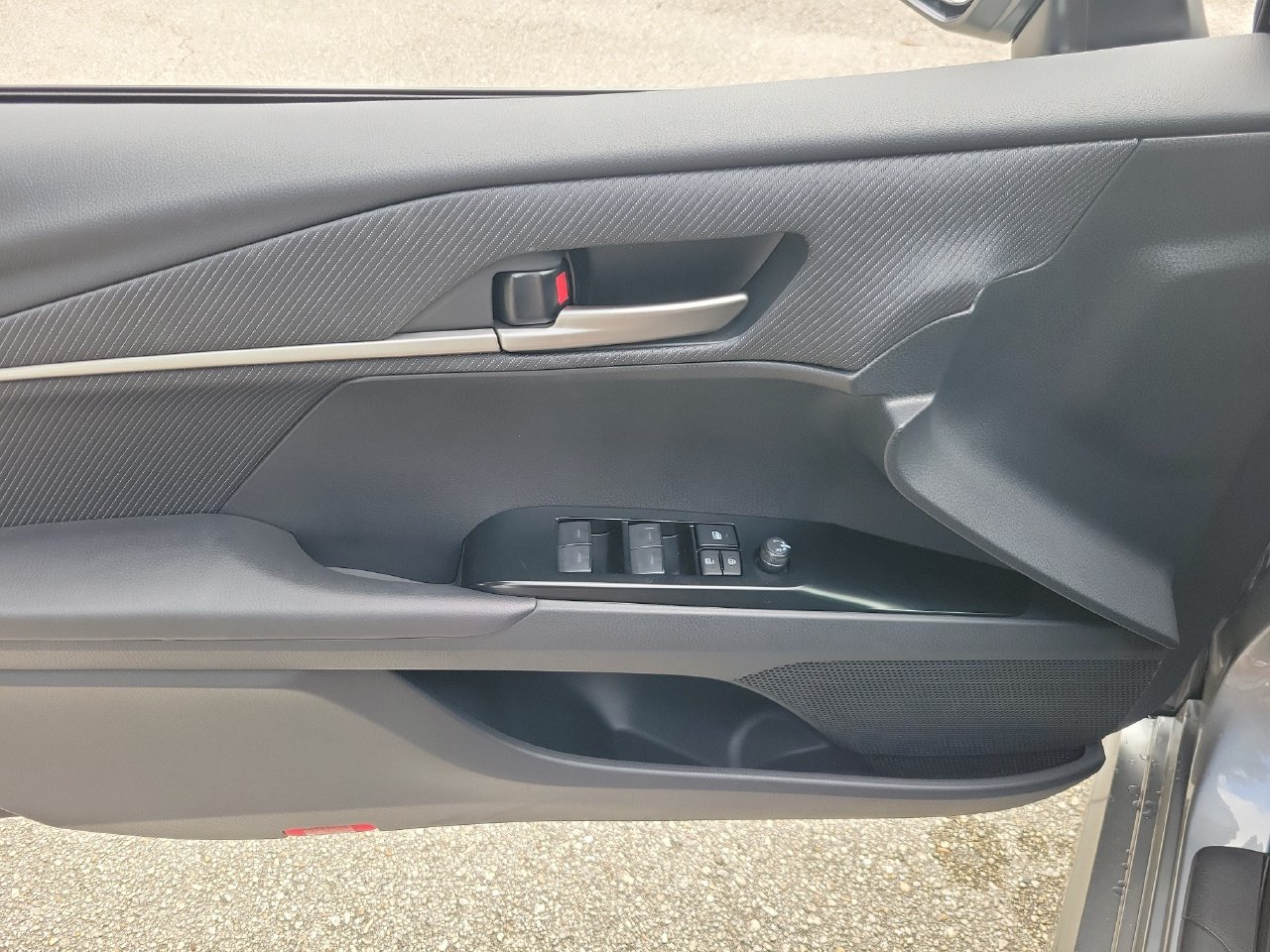 Used 2026 Toyota Camry SE FWD image 14