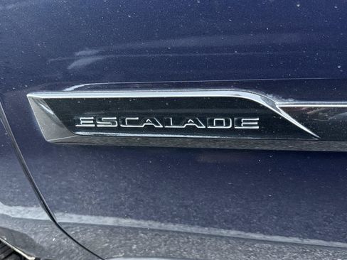 Used 2018 Cadillac Escalade Premium Luxury AWD/4WD image 6