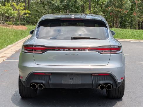 Certified 2022 Porsche Macan S AWD/4WD image 22