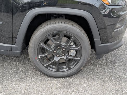 New 2025 Jeep Compass Latitude w/ Sun & Sound Group image 5