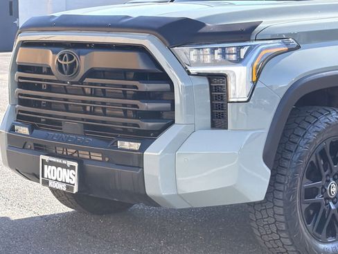 Used 2025 Toyota Tundra Limited AWD/4WD image 30