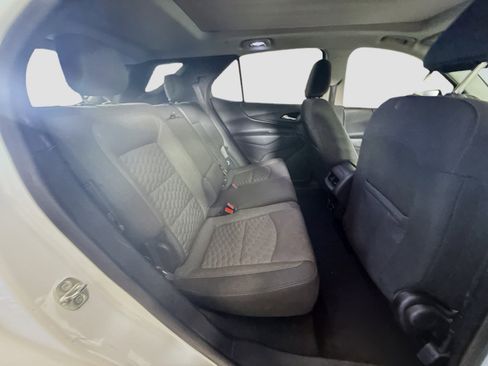 Used 2018 Chevrolet Equinox LT w/ Sun & Infotainment Package image 27