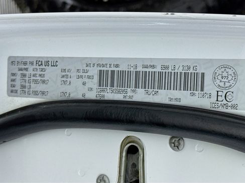 Used 2019 RAM 1500 Classic SLT image 38