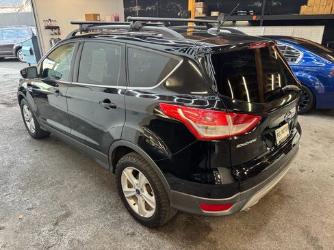 Used 2016 Ford Escape SE image 5