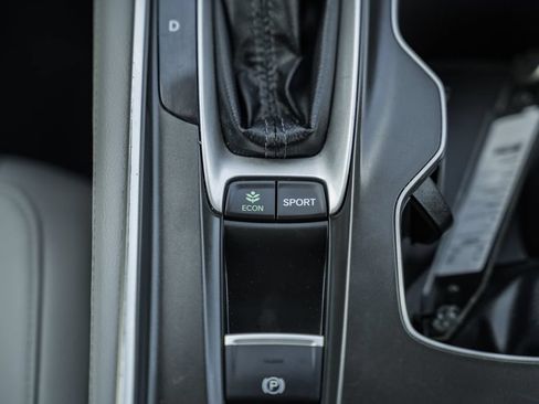 Used 2018 Honda Accord Touring image 26