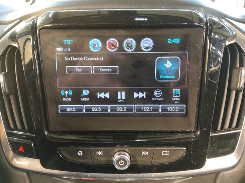 Used 2019 Chevrolet Traverse LT FWD image 25