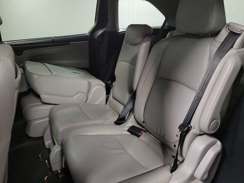 Used 2023 Honda Odyssey Touring image 20