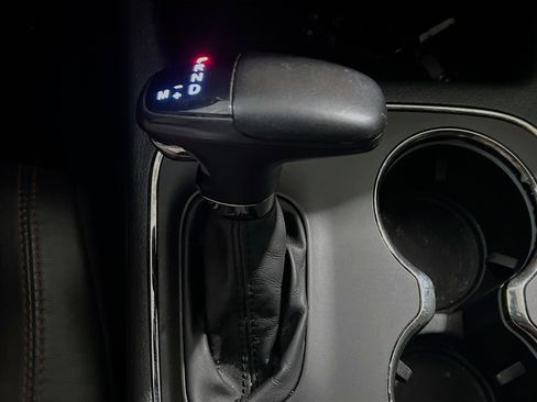 Used 2018 Dodge Durango R/T w/ Technology Group RWD image 13