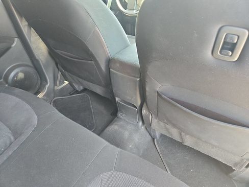 Used 2011 Nissan Rogue S FWD image 11