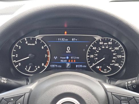 Used 2025 Nissan Altima 2.5 SV AWD/4WD image 25