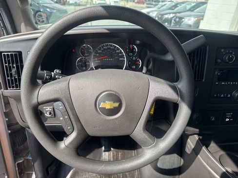 Used 2022 Chevrolet Express 2500 w/ Enhanced Convenience Package image 11