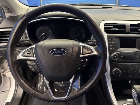 Used 2015 Ford Fusion SE w/ Equipment Group 201A FWD image 14