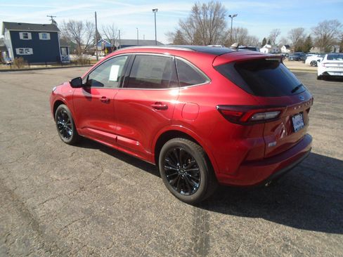 Used 2024 Ford Escape ST-Line Elite w/ Premium Technology Package image 7