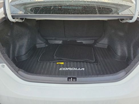 Used 2019 Toyota Corolla LE image 30