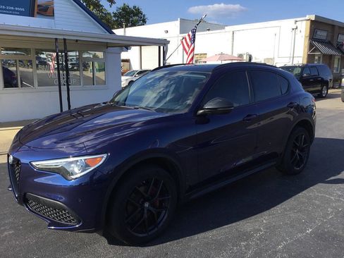 Used 2019 Alfa Romeo Stelvio AWD image 2