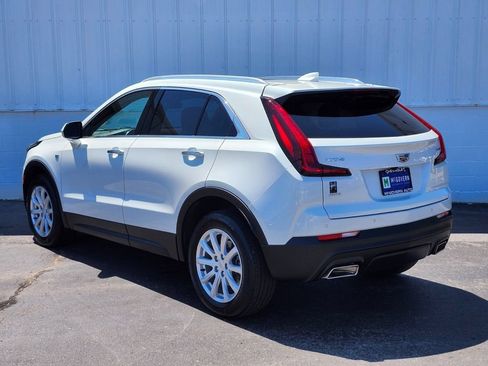 Used 2023 Cadillac XT4 Luxury w/ Cold Weather Package AWD/4WD image 3