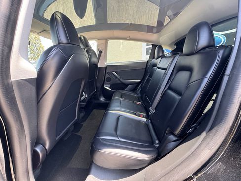 Used 2022 Tesla Model Y Performance AWD/4WD image 18
