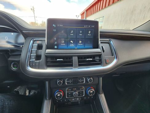 Used 2023 Chevrolet Suburban Premier image 28