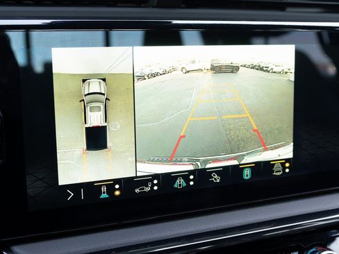 Used 2023 GMC Sierra 1500 AT4 w/ Technology Package image 4