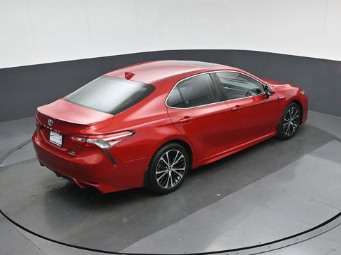 Used 2020 Toyota Camry SE w/ Sunroof Package FWD image 60