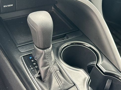 Used 2019 Toyota Camry LE FWD image 22