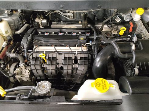 Used 2018 Dodge Journey SE w/ Blacktop Package FWD image 30