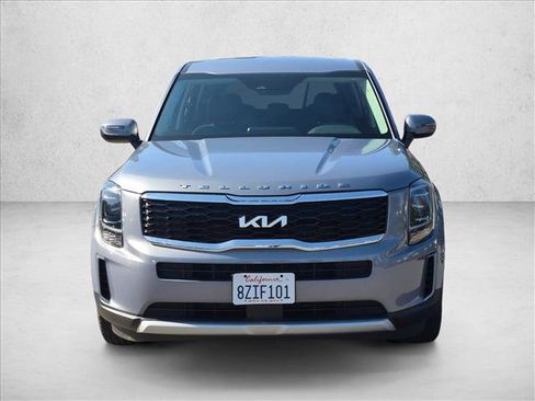 Used 2022 Kia Telluride LX AWD/4WD image 2