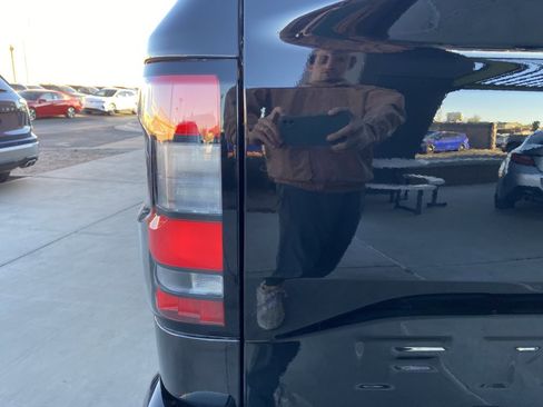 Used 2022 Nissan Frontier SV image 11