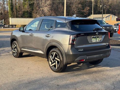 New 2025 Nissan Kicks SV image 5