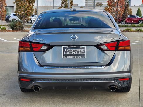 Used 2021 Nissan Altima 2.5 SV w/ SV Premium Package image 6