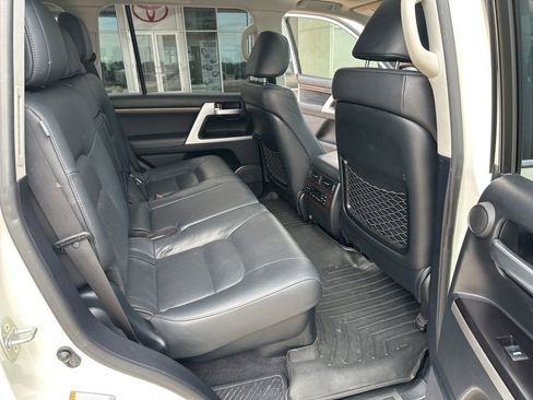Used 2018 Toyota Land Cruiser AWD/4WD image 17