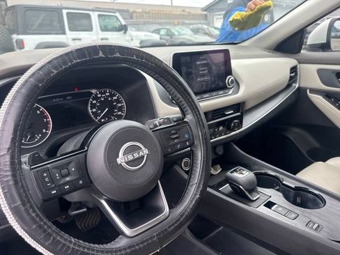 Used 2023 Nissan Rogue SV w/ SV Premium Package FWD image 10