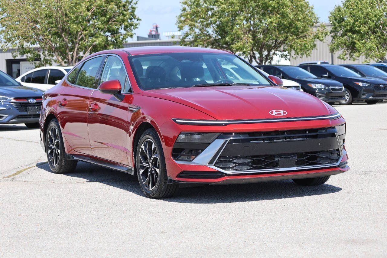Used 2025 Hyundai Sonata SEL FWD image 4