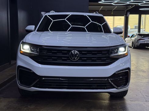 Used 2021 Volkswagen Atlas SE w/ Panoramic Sunroof Package FWD image 2