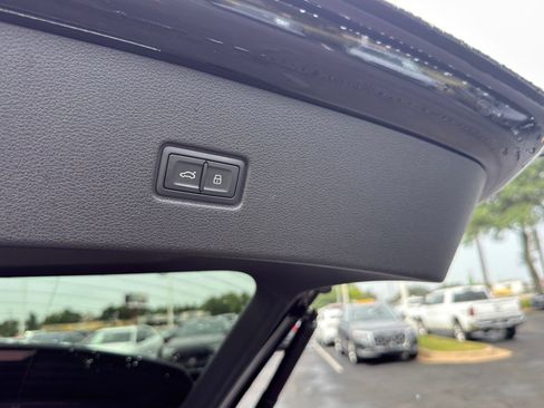 Used 2024 Audi SQ8 Premium Plus w/ Executive Package AWD/4WD image 10