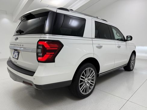 Used 2022 Ford Expedition Limited image 7