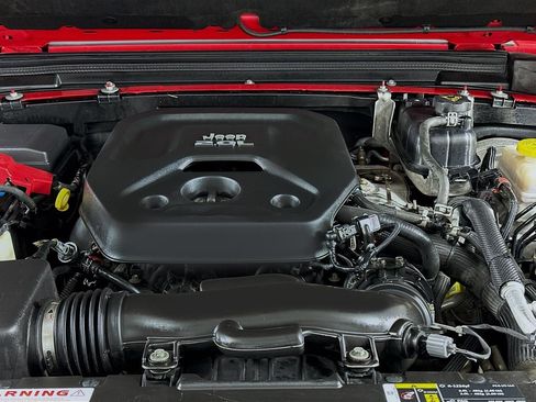 Used 2020 Jeep Wrangler Unlimited Sahara image 23