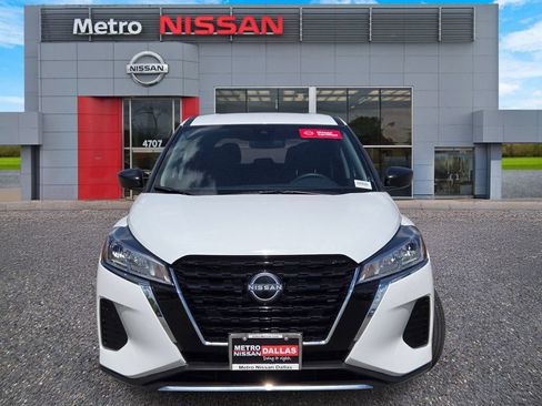 Certified 2025 Nissan Kicks Play S FWD image 2